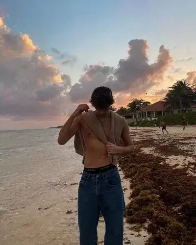 CruelMink6910의 Caleb Hayes