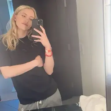 Profile image of Chloe Vance