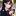 彼女はいつも本を読んでいる。
