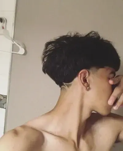 SimpleHusky9757의 Adrian boyfriend