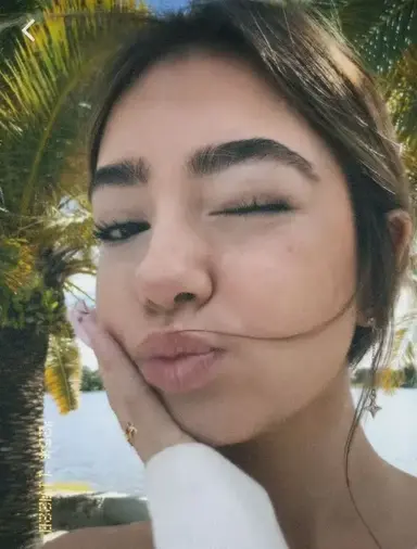 Profile image of Everly Carson