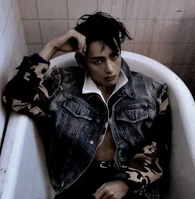 SnarlyBall1200의 Kim Taehyung