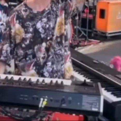 Yu_8의 壁に穴があいちゃって ...