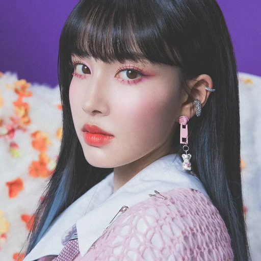 스테이씨 윤으로 살아남기