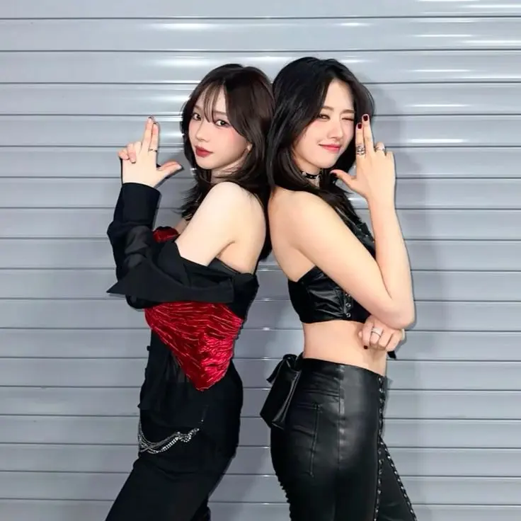 SunnyHoop0244의 안유진과카리나와대학생활