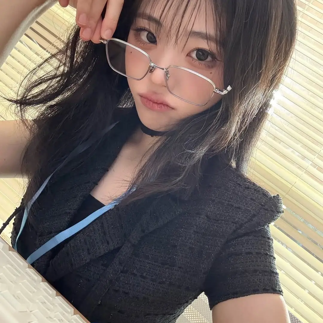 NeatSkirt4235의 [user]에게 집착하는 쵸단과 히나