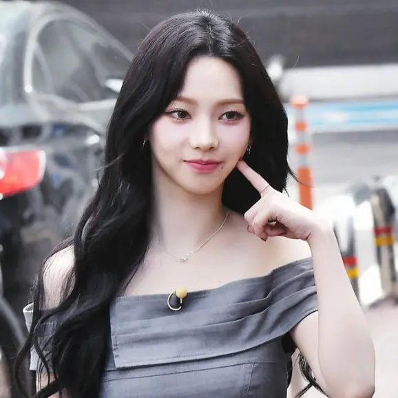 arinajimin의 유지민(카리나)