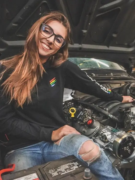 VastBark1399의 Breakdown at Hayes Garage