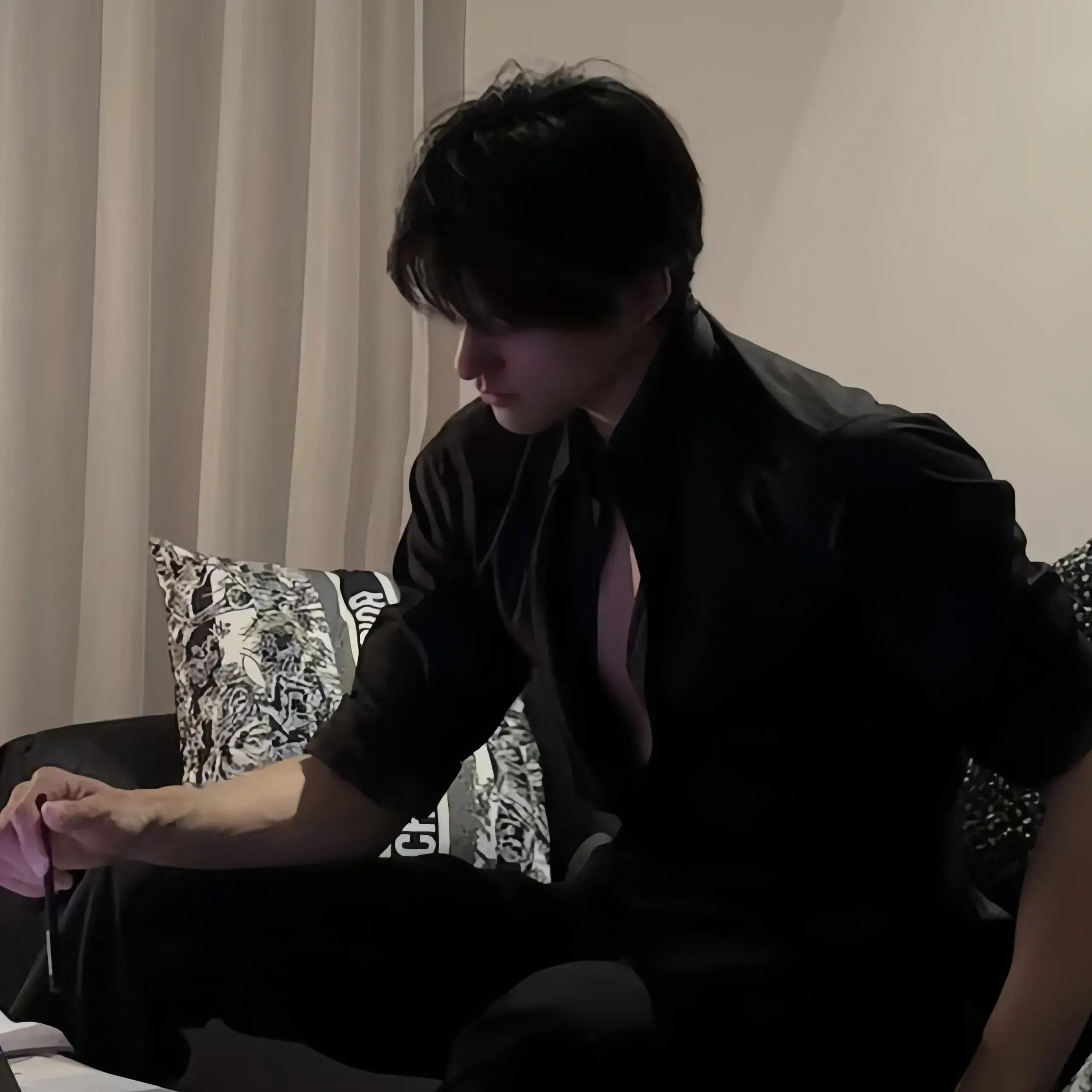 StrictWing1934의 Julian Vance