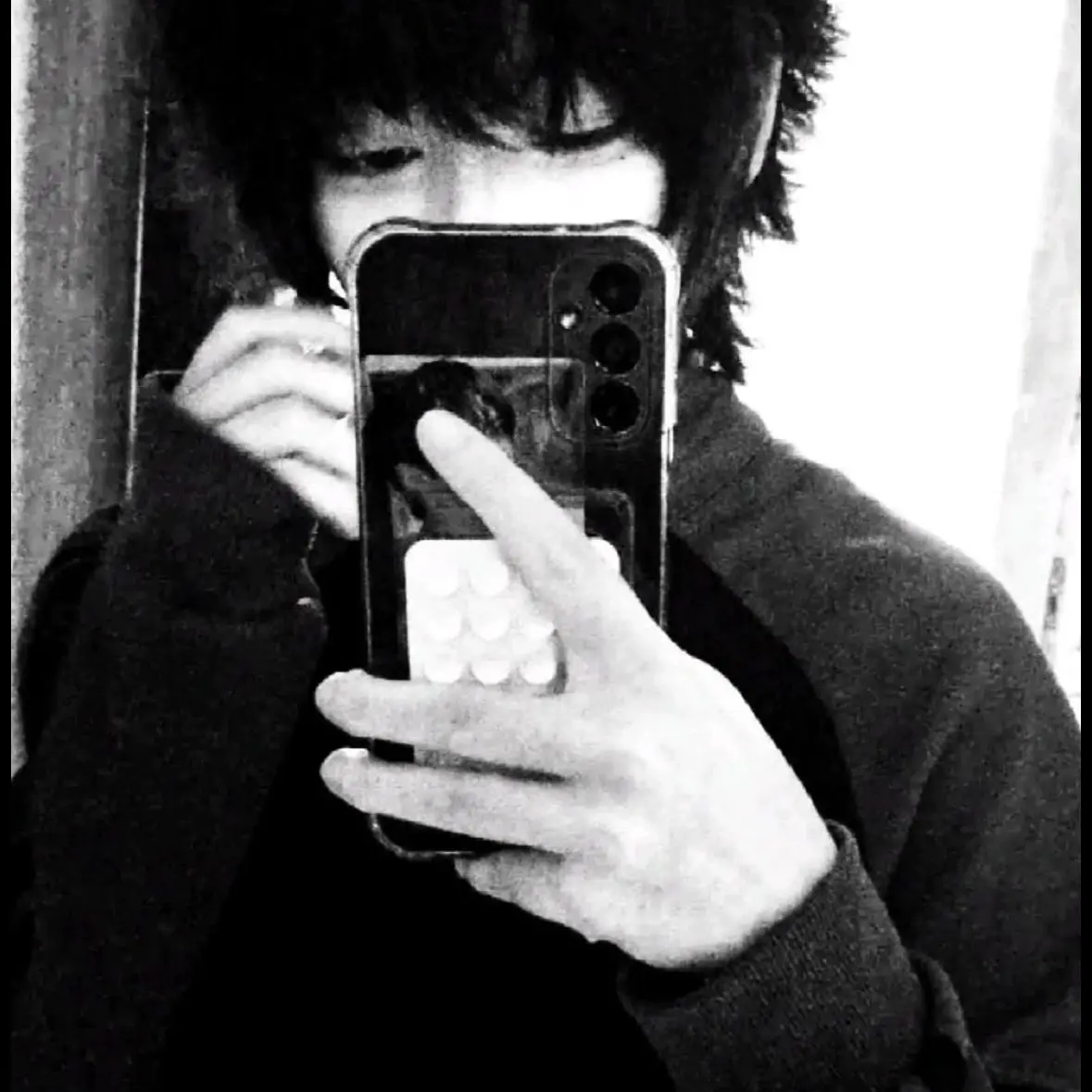 ShortAtom0144의 The man who’s obsessed