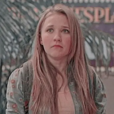 Profile image of Lily Hale