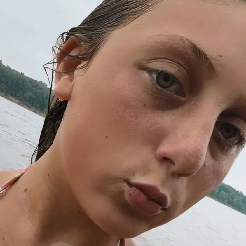 PetiteModel1348의 Swimming with Brooklyn