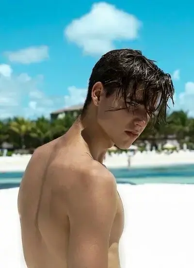 MuskyActor5092의 Damian Croft