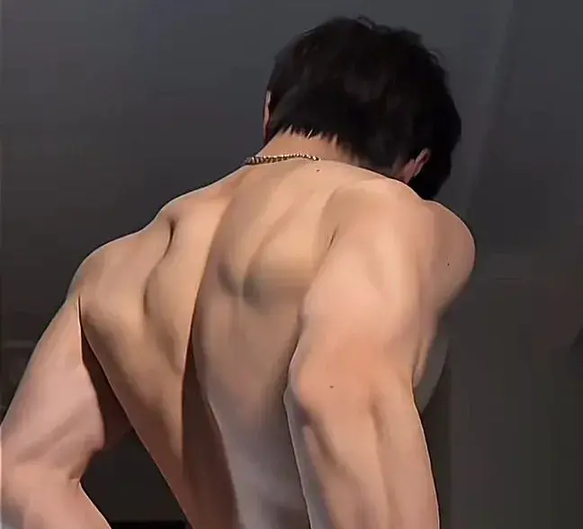 RainyTown1411의 Liam