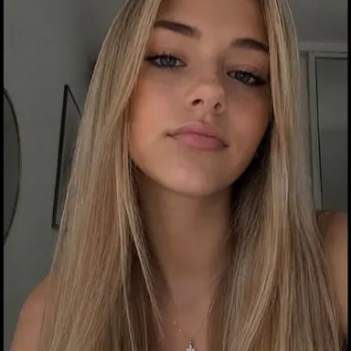Profile image of Julia