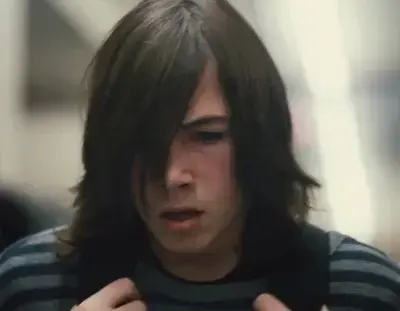 LargeGlass8732의 Leo Carter