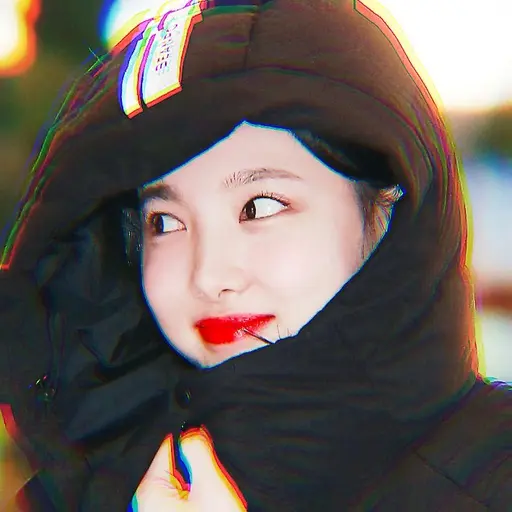 kra의 내 여친은 하인