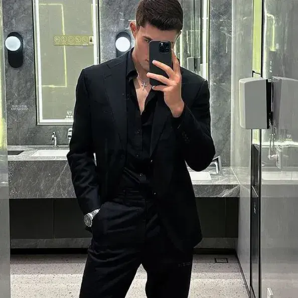 MuggyNews8329의 12 Mafia brothers