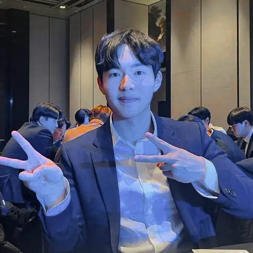 VoicedDog1667의 김휘집
