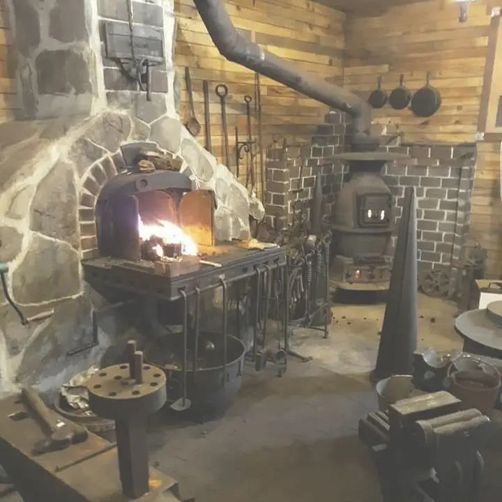 DAGANG2의 Hank Smith