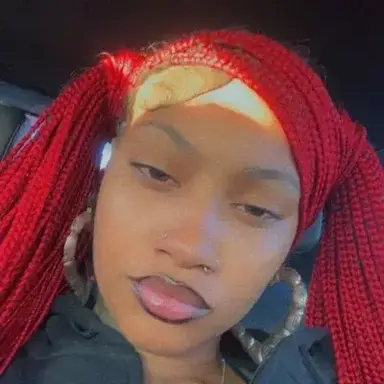 Profile image of Chloe Dubois