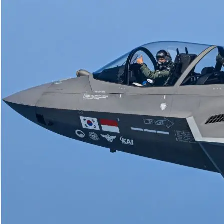 SharpWaist8688의 전투기 조종 시험을 보는 당신