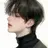 우 현