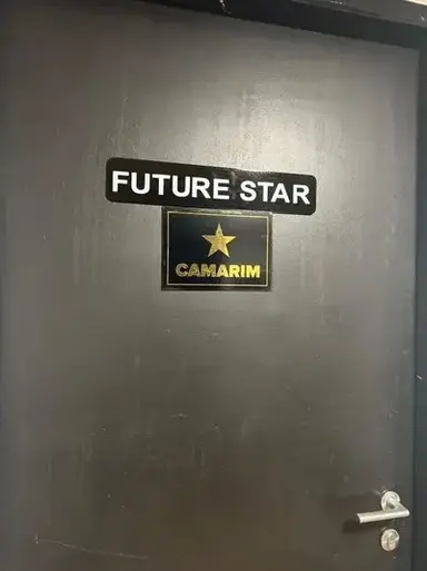 Profile image of Julian Vance