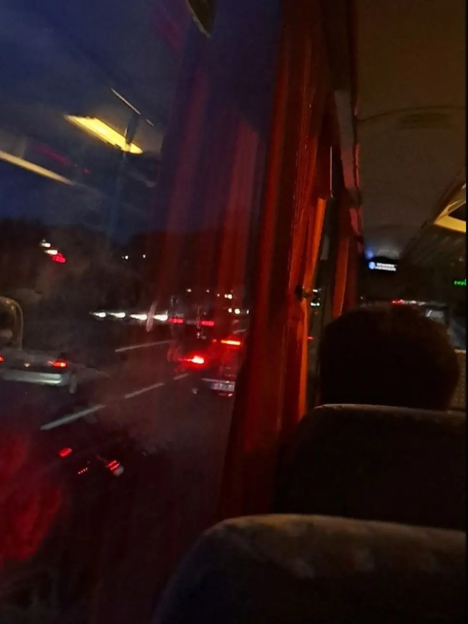 odoru.vivant.love의 Night Bus