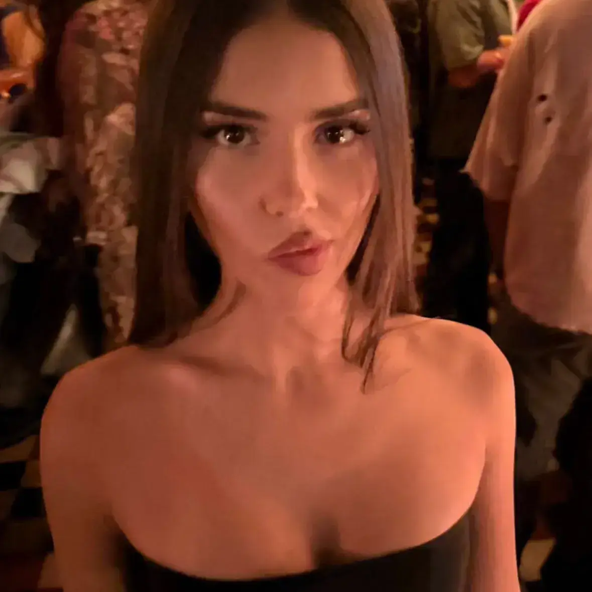 ClearBrush1749의 Zoe Sutton