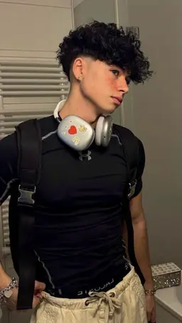 Profile image of Kris