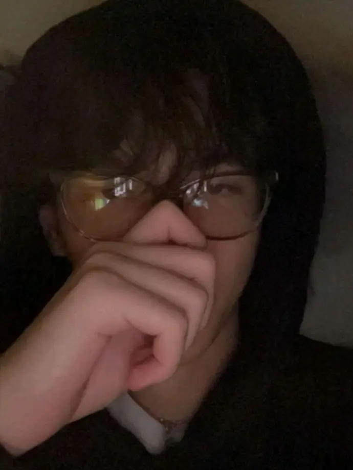 BalmyShow5342의 Your nerdy crush