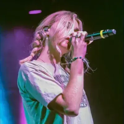 MutedMedal7615의 Lesbian Singer