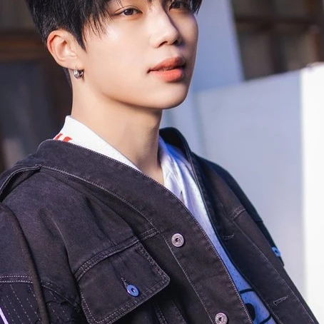 박건욱