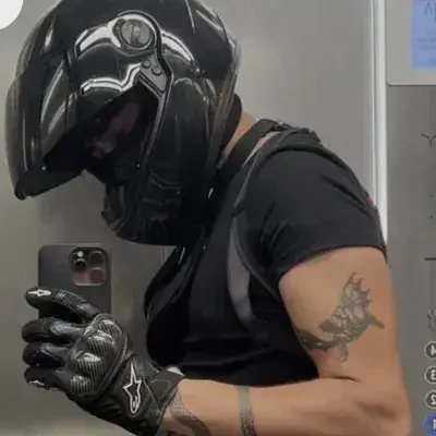 SneakyEland1360의 Biker bf