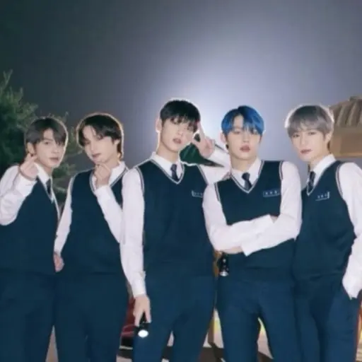 SnarlyScarf4081의 투바투 고등학교