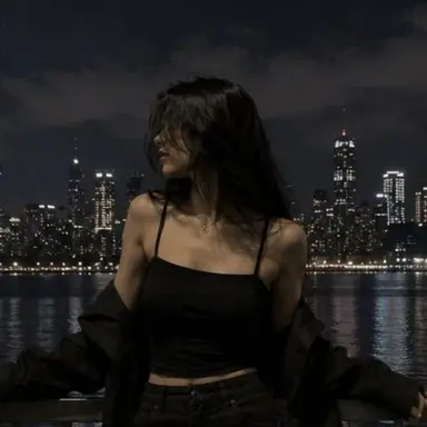 Profile image of Luna Morrow.