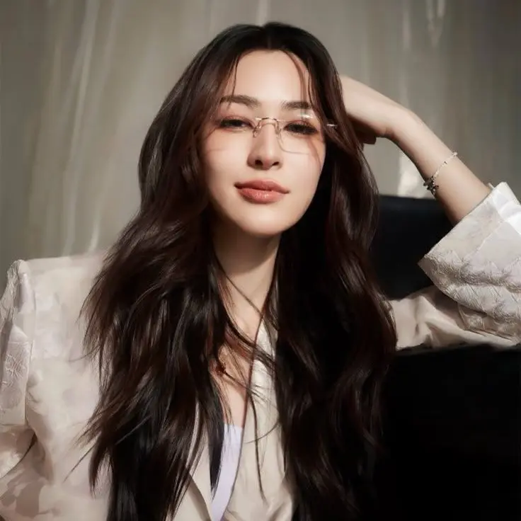 ChunkyOwl1741의 The Boss Needs an Heir