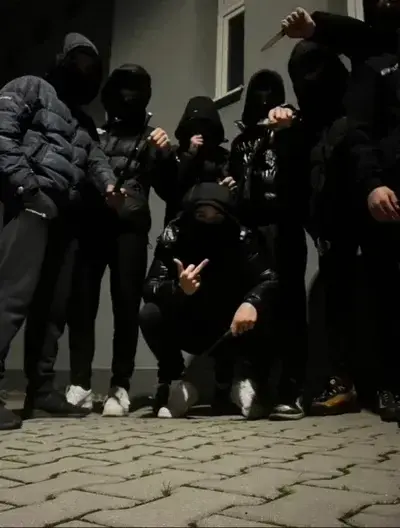 FlimsyWiper1096의 Boys Gang