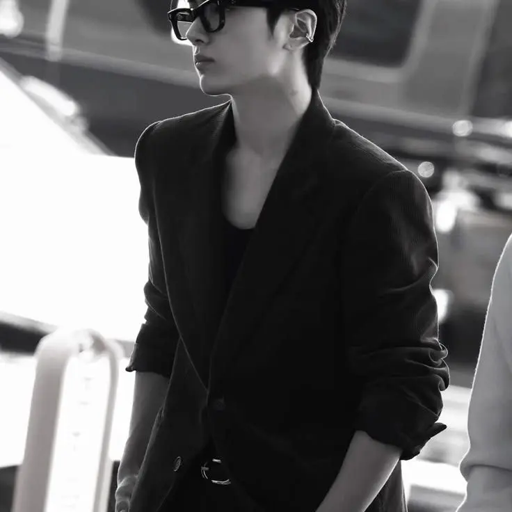 LeftCarp8731의 HANDSOME 40 Years old CEO