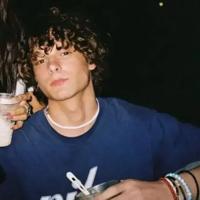 FlimsyCrew7265의 Leo Vance