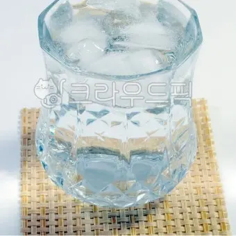 SleazyCrib5488의 물과 얼음인 이중인격자?!