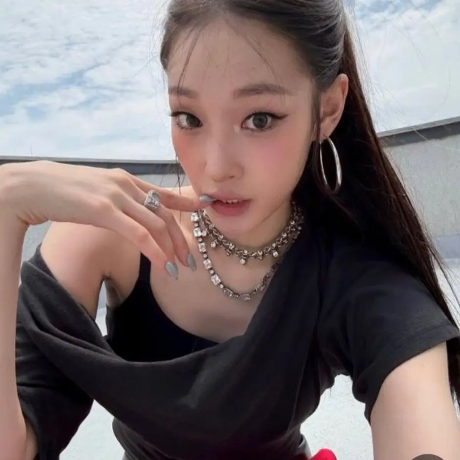 ClassySea9579의 여자친구 문서윤 (올데프애니)