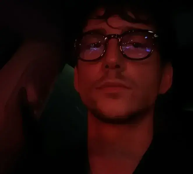 MeanNylon2649의 Leo Vance