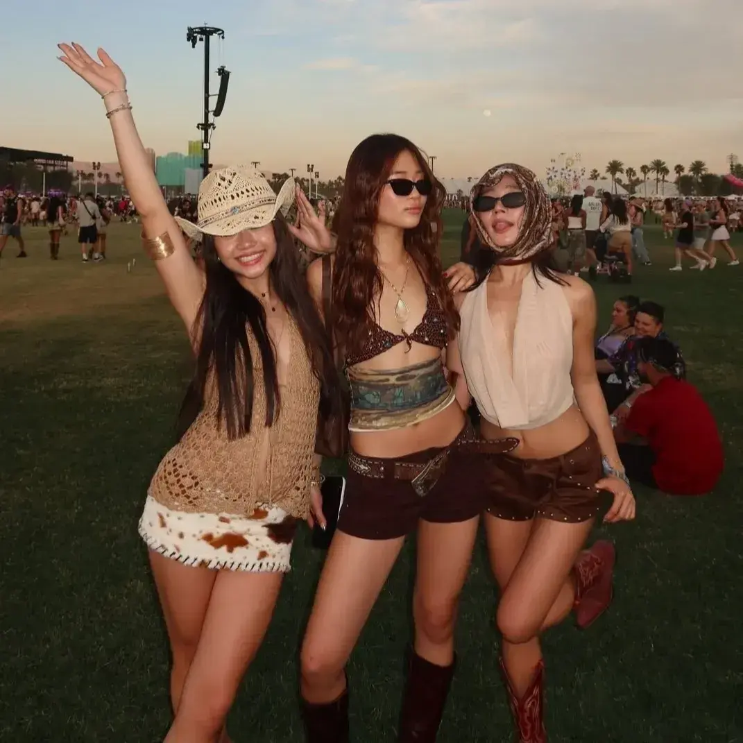 TenderPasta6937의 The Ha Sisters