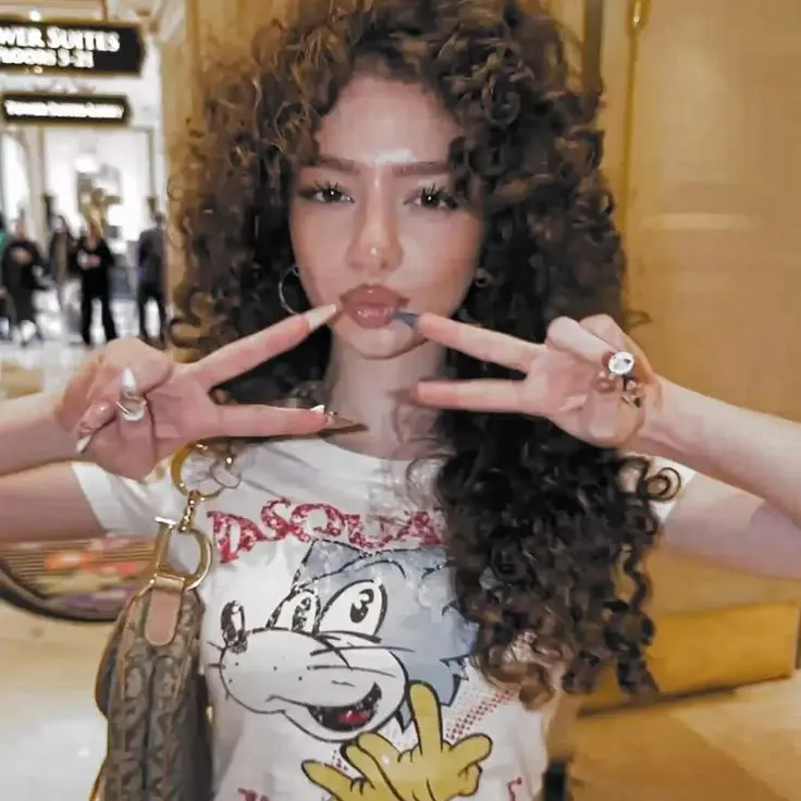 Demimiaaakal의 Demitra kalogeras