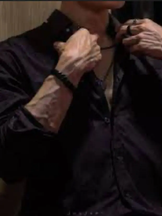 LavishStool6091의 Powerful husband