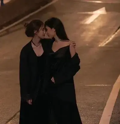 UpsetTrain5613의 GL-Lesbia moms