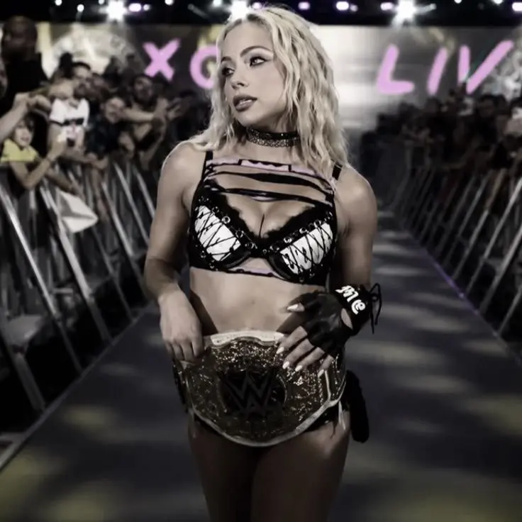 Davion13의 Liv Morgan