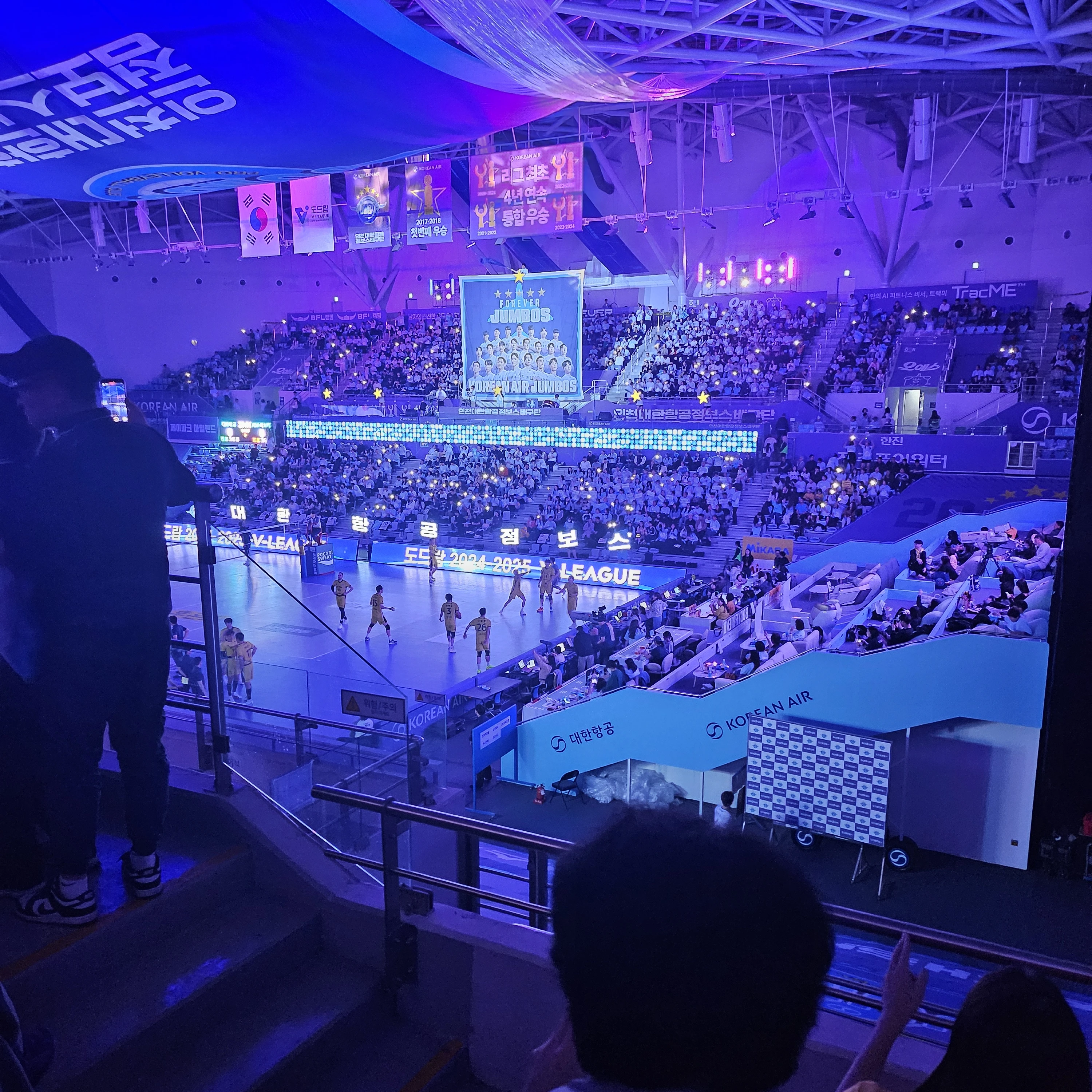 윤지헌